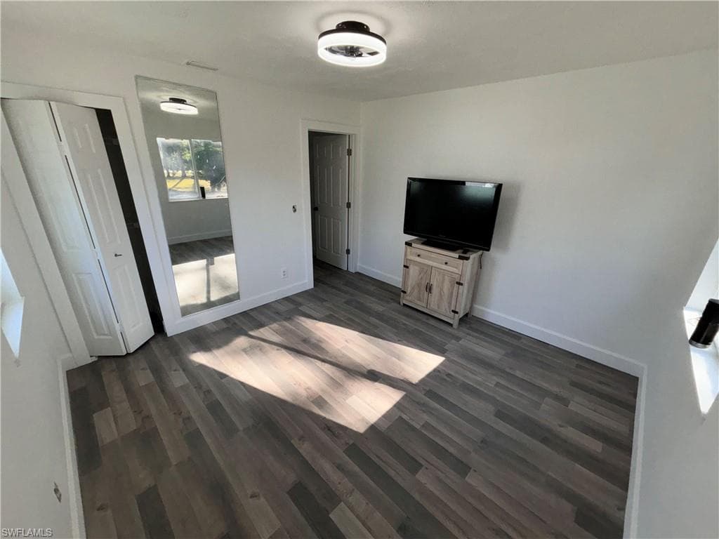 120 18th St NE, Naples, FL 34120-13