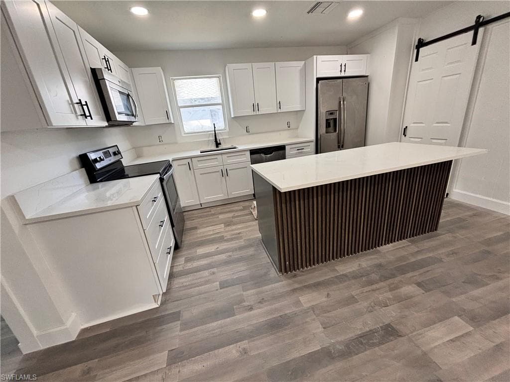 120 18th St NE, Naples, FL 34120-4