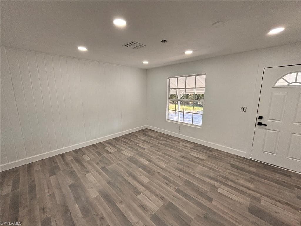 120 18th St NE, Naples, FL 34120-5