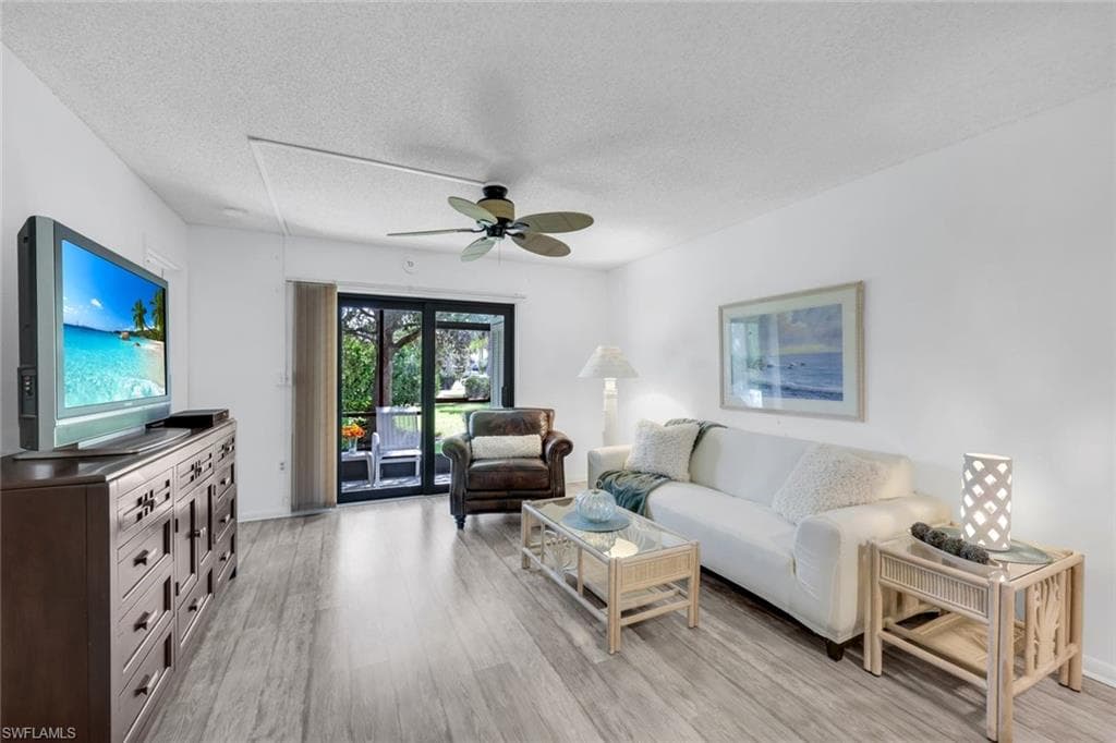 4251 27th Ct SW 103, Naples, FL 34116-2