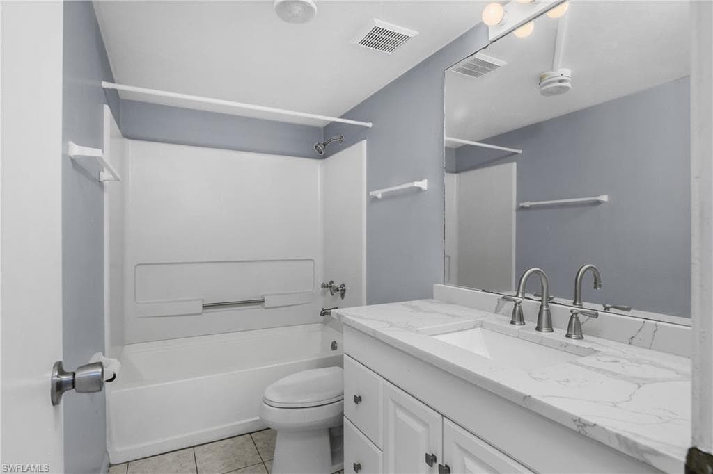 4200 Looking Glass Ln 4207, Naples, FL 34112-14