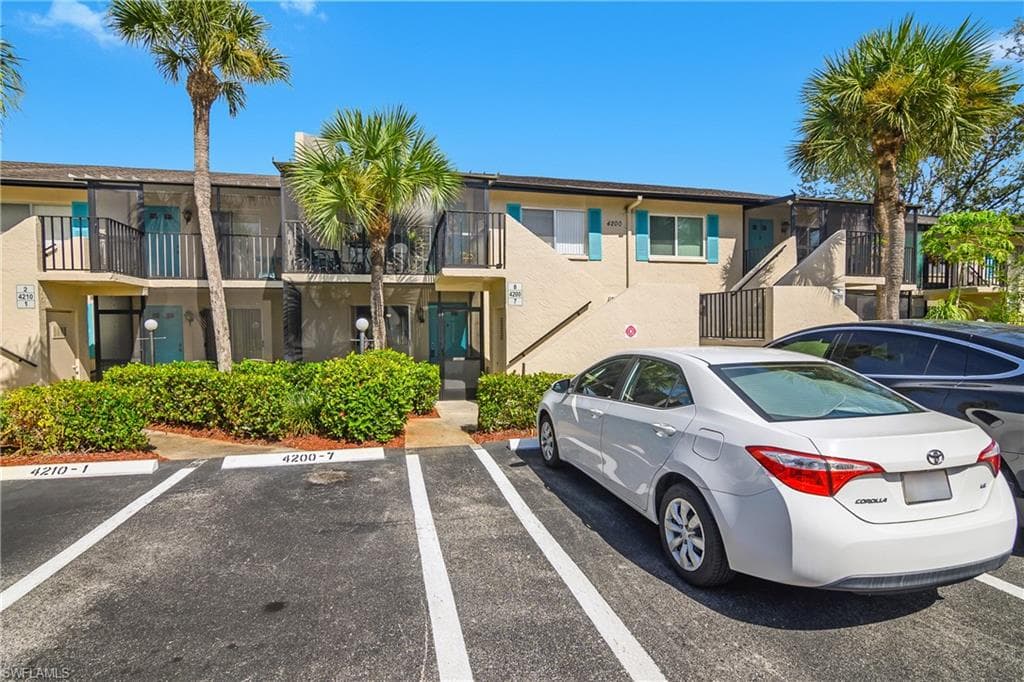 4200 Looking Glass Ln 4207, Naples, FL 34112-22