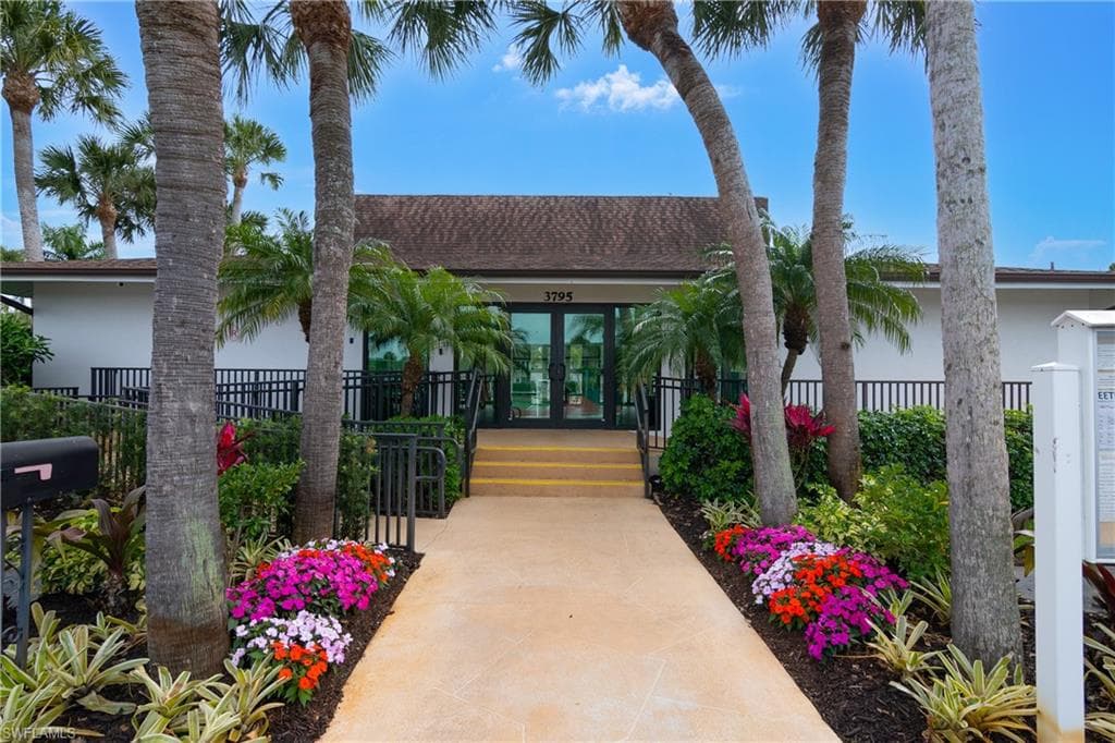 4200 Looking Glass Ln 4207, Naples, FL 34112-26