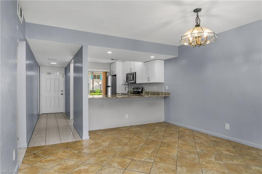 4200 Looking Glass Ln 4207, Naples, FL 34112-7