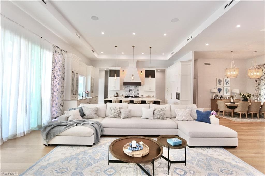 6688 Hunters Rd, Naples, FL 34109-10