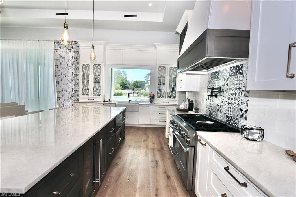 6688 Hunters Rd, Naples, FL 34109-15