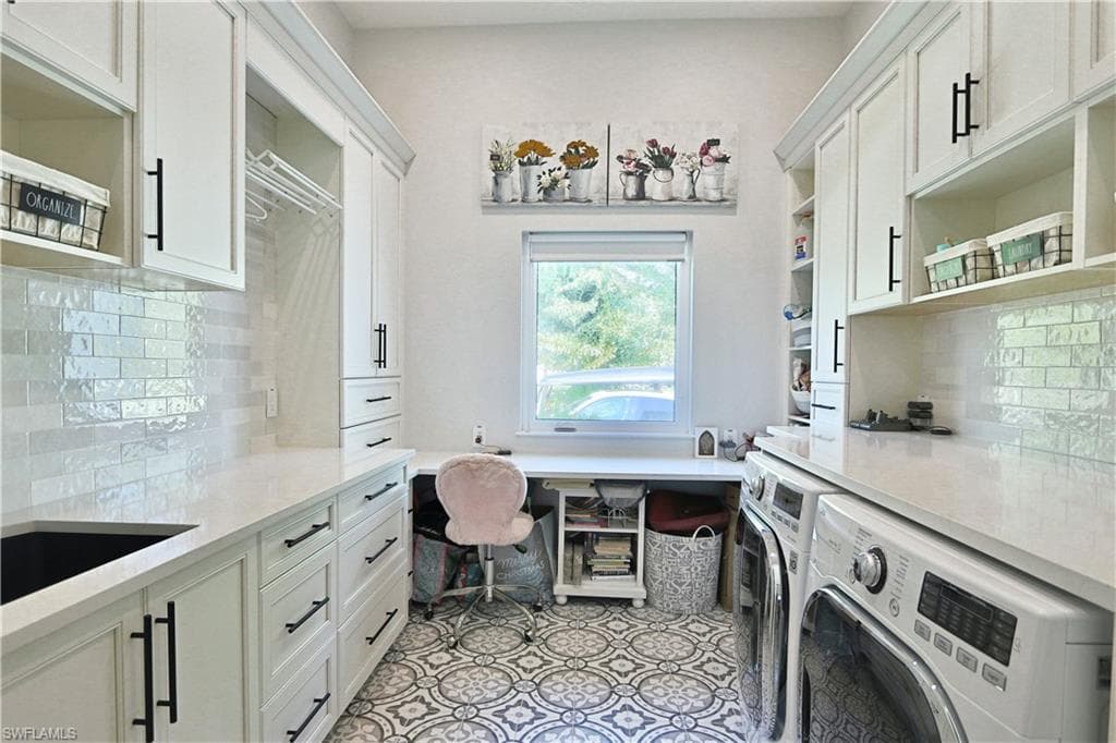 6688 Hunters Rd, Naples, FL 34109-28