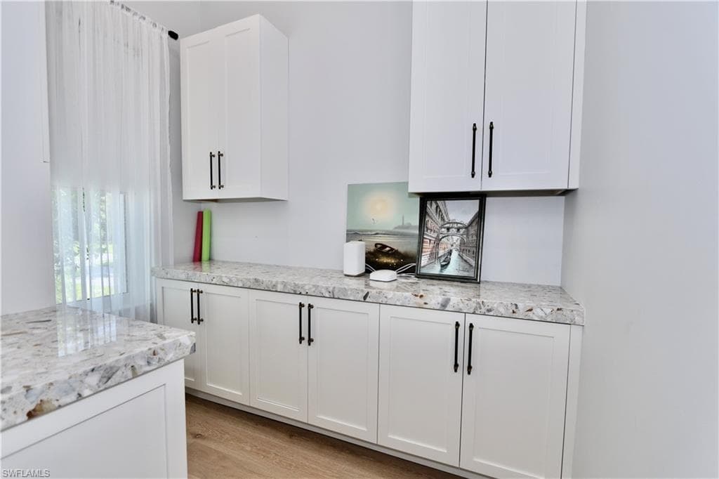 6688 Hunters Rd, Naples, FL 34109-29