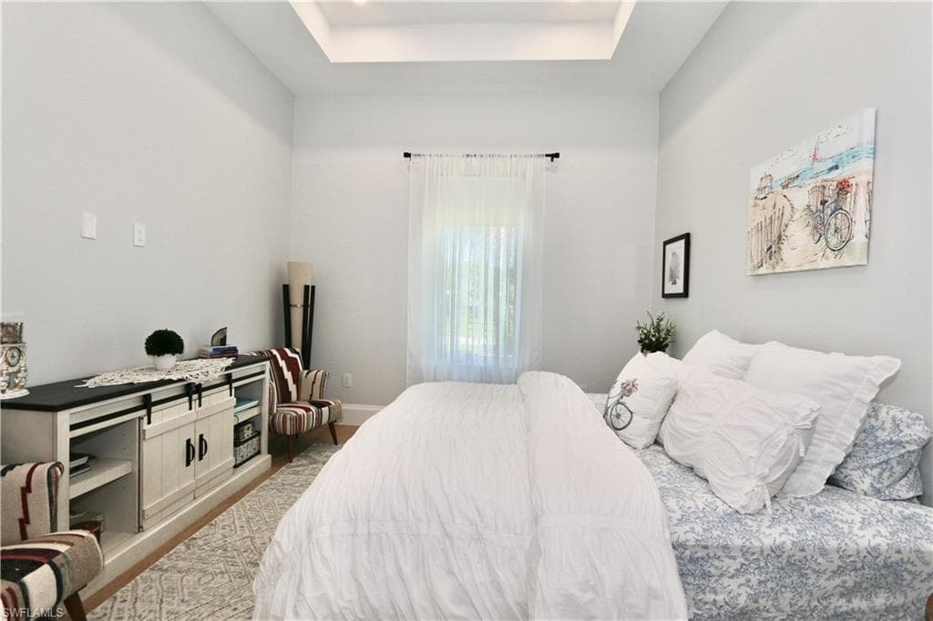 6688 Hunters Rd, Naples, FL 34109-32