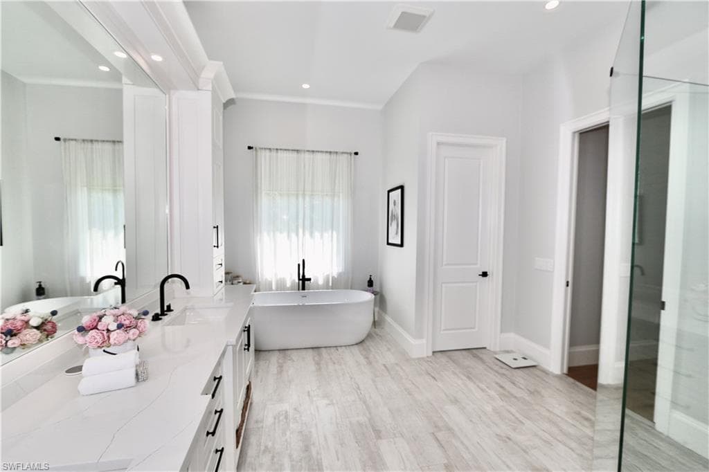 6688 Hunters Rd, Naples, FL 34109-38