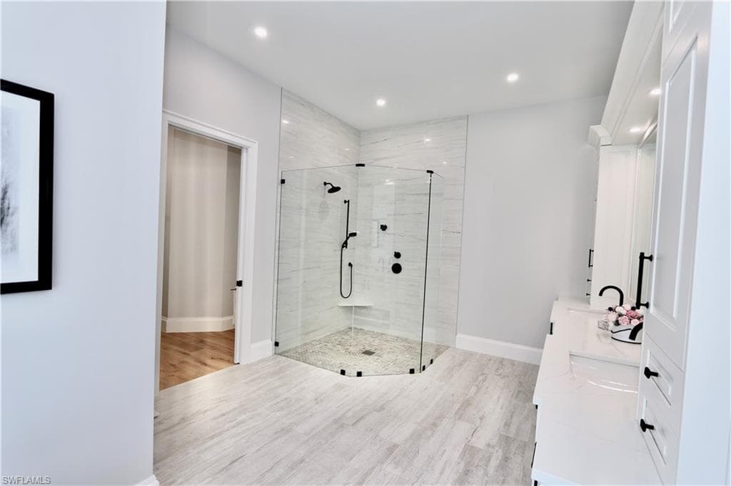 6688 Hunters Rd, Naples, FL 34109-39