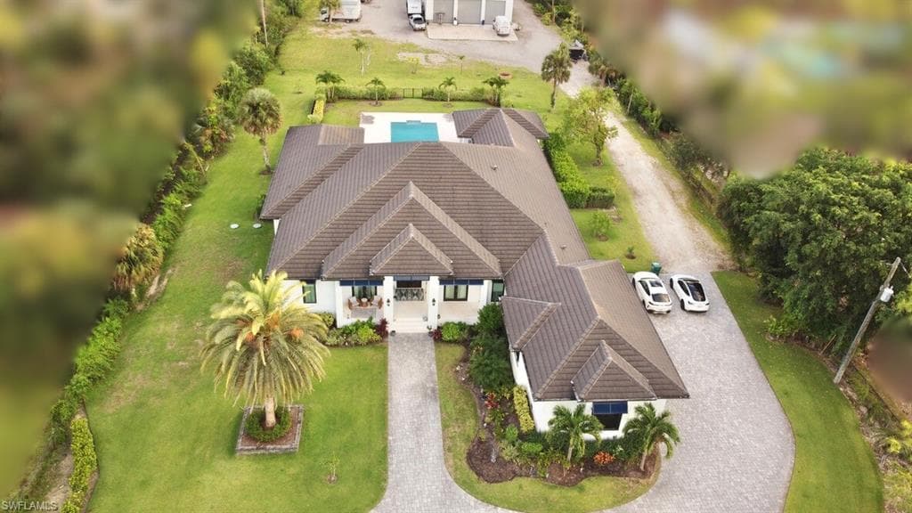 6688 Hunters Rd, Naples, FL 34109-4
