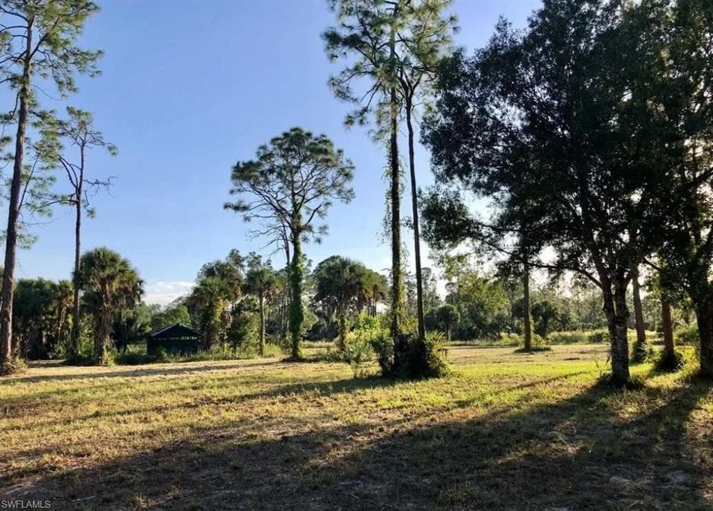12 12th Ave NE, Naples, FL 34120-9