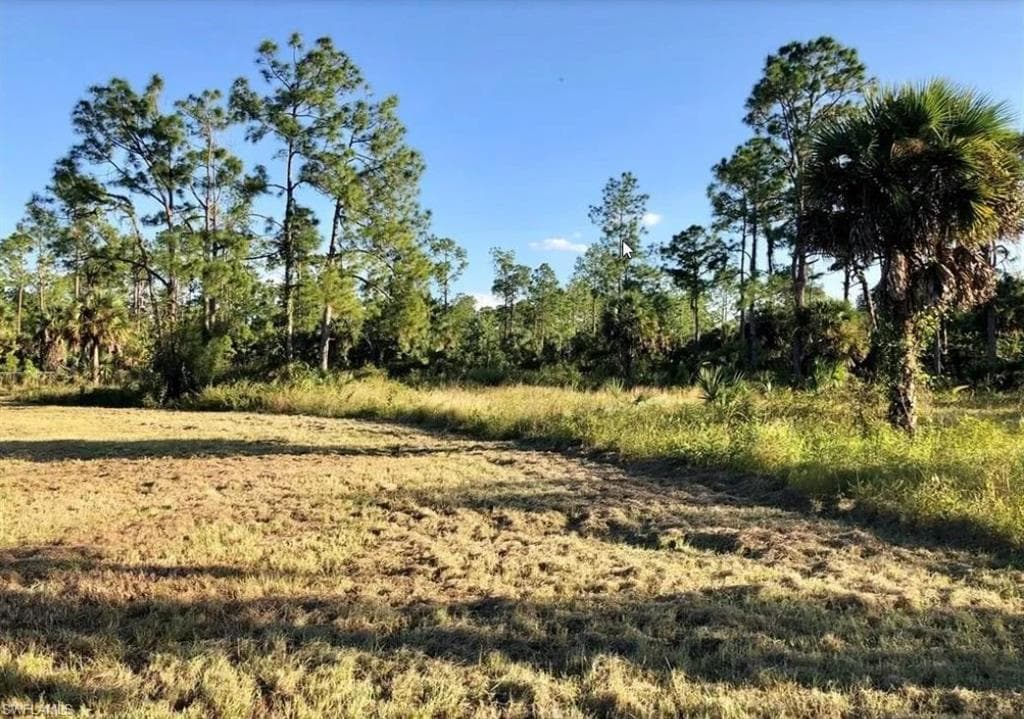 12 12th Ave NE, Naples, FL 34120-2