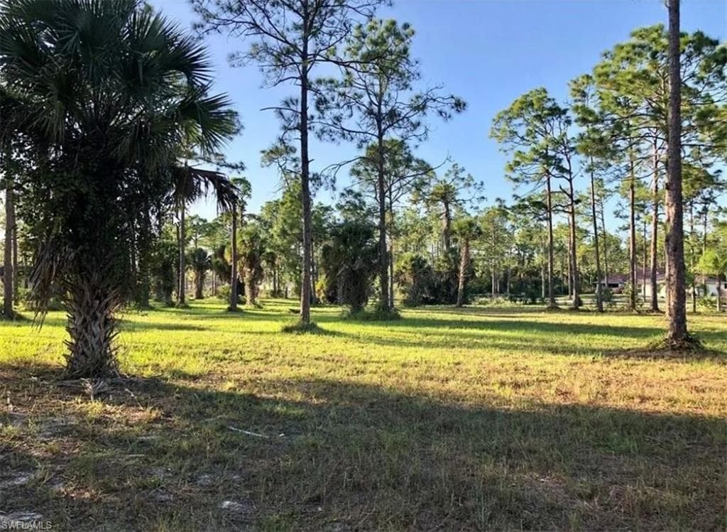 12 12th Ave NE, Naples, FL 34120-7