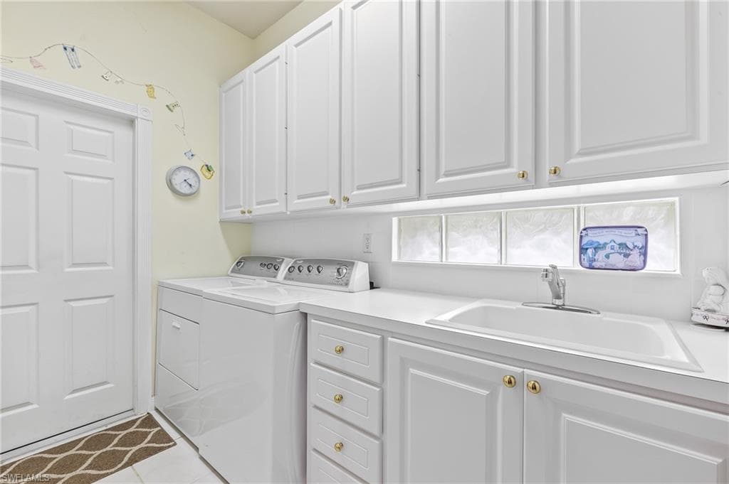 5292 Hawkesbury Way, Naples, FL 34119-27
