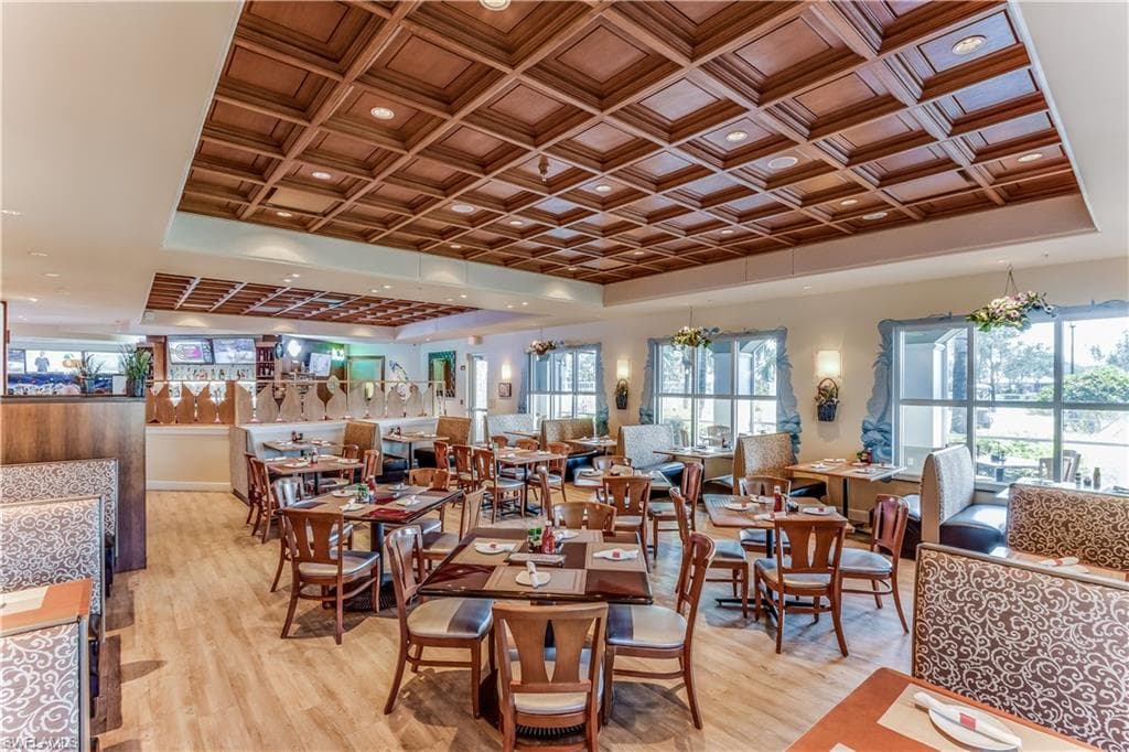 5292 Hawkesbury Way, Naples, FL 34119-37