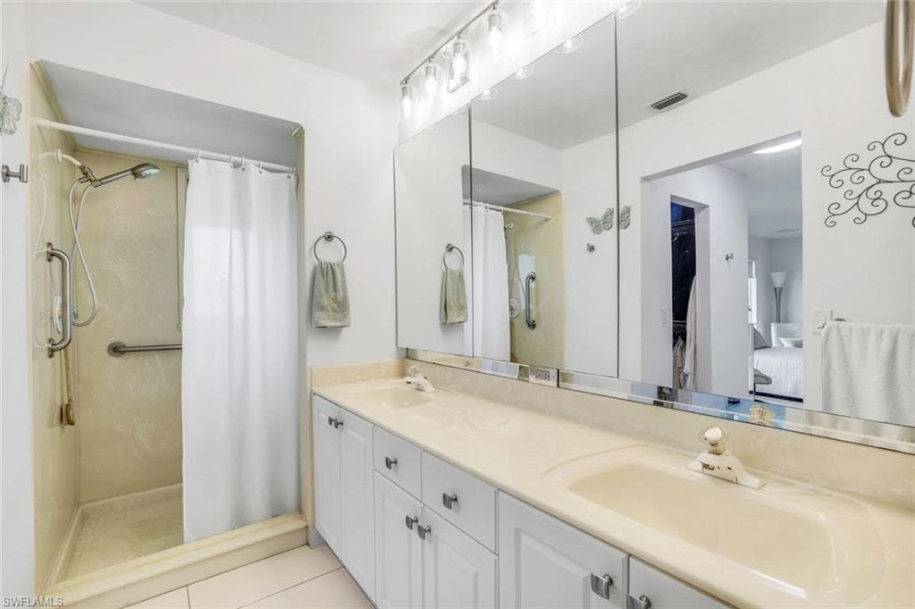 584 Nassau Rd, Marco Island, FL 34145-17