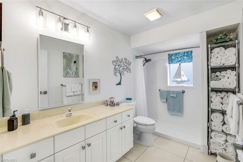 584 Nassau Rd, Marco Island, FL 34145-18