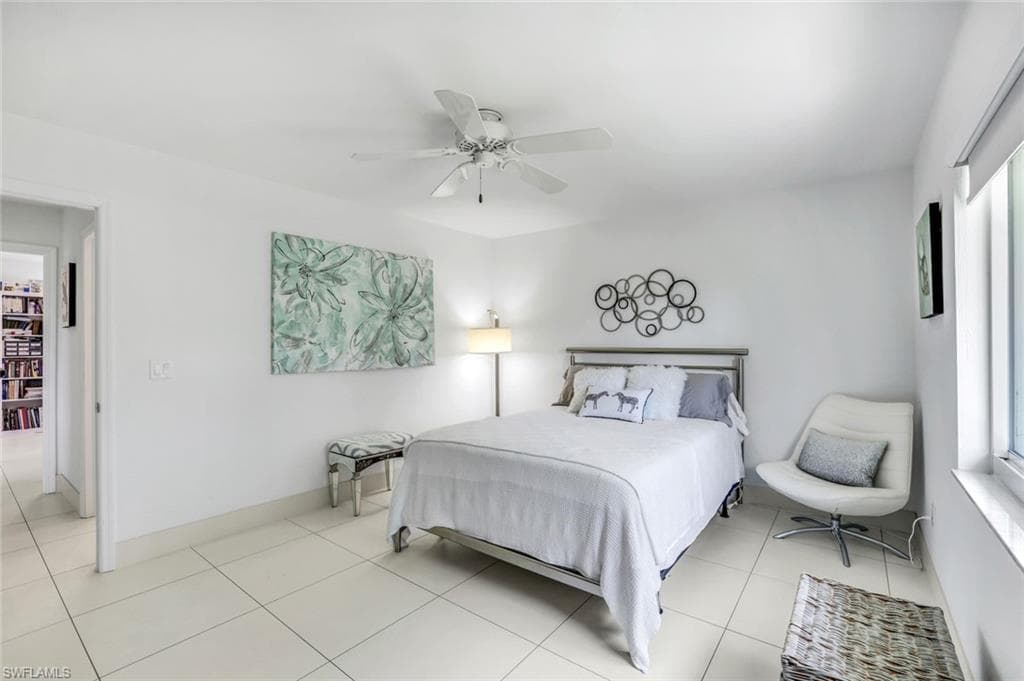 584 Nassau Rd, Marco Island, FL 34145-19