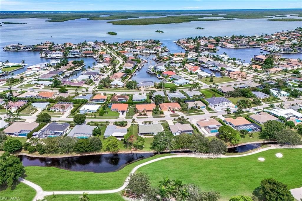 584 Nassau Rd, Marco Island, FL 34145-24