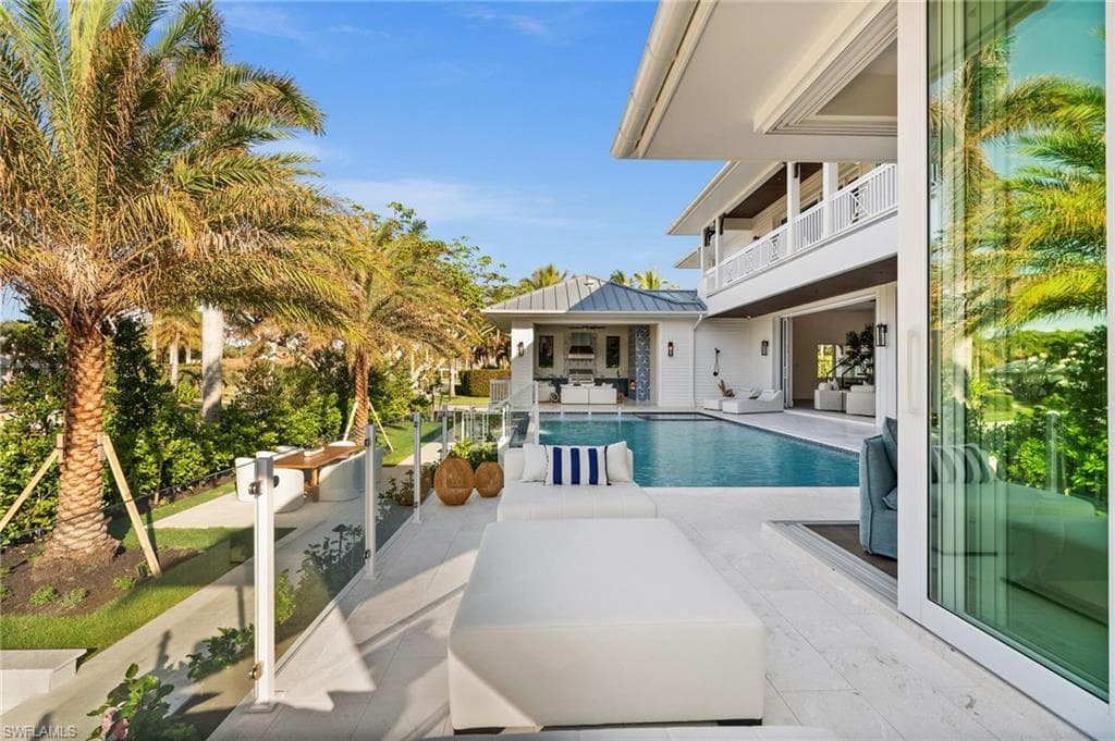 506 Neapolitan Ln, Naples, FL 34103-6