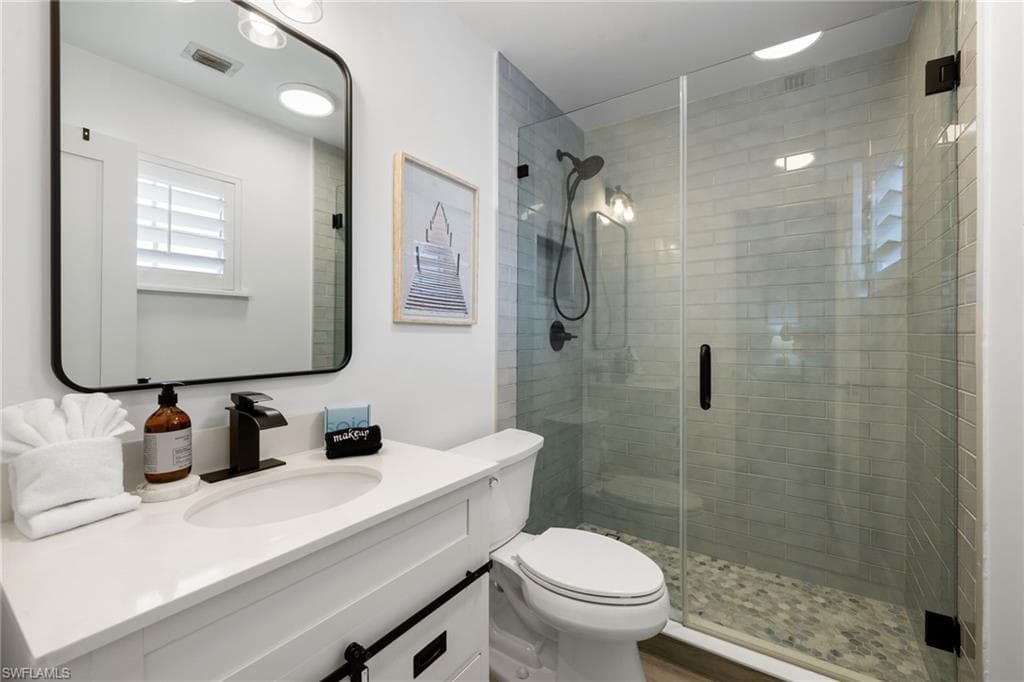 975 9th Ave S 19, Naples, FL 34102-15