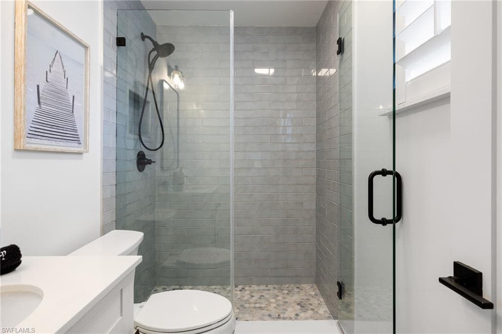 975 9th Ave S 19, Naples, FL 34102-16