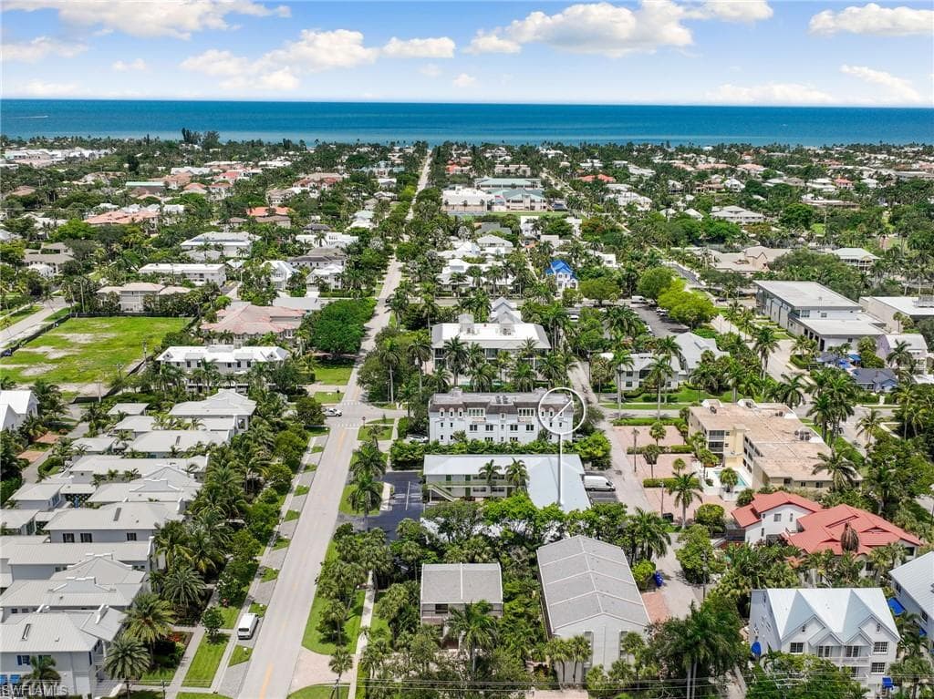 975 9th Ave S 19, Naples, FL 34102-20