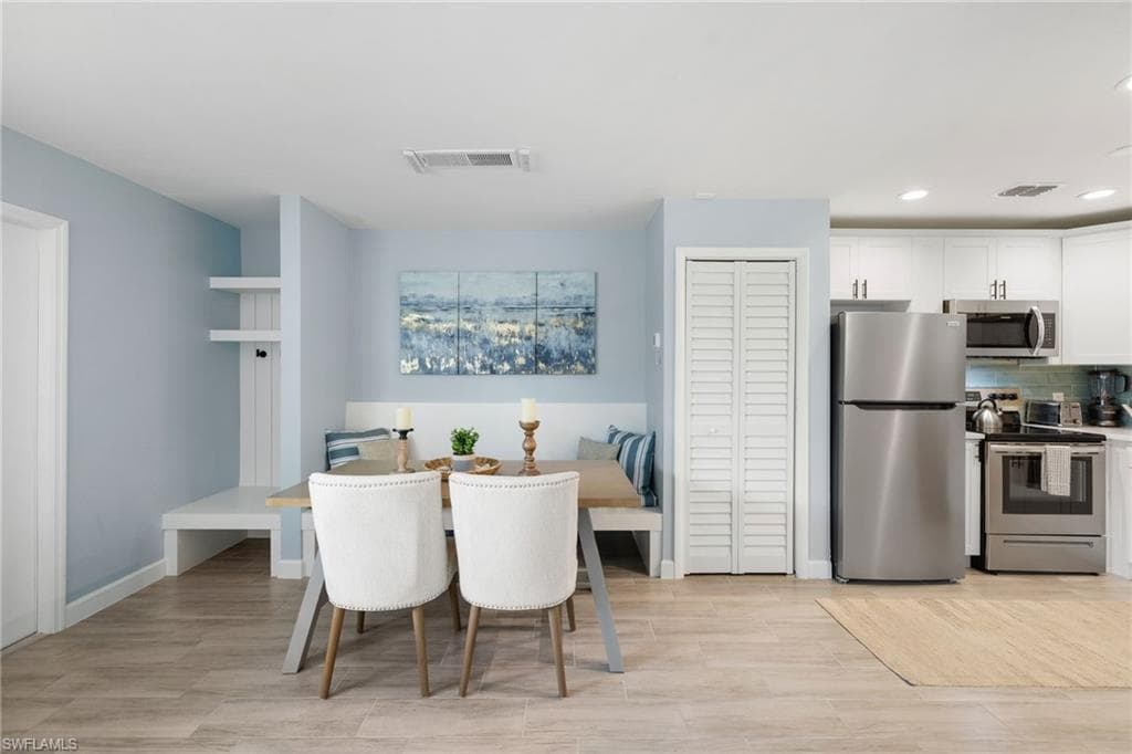 975 9th Ave S 19, Naples, FL 34102-8