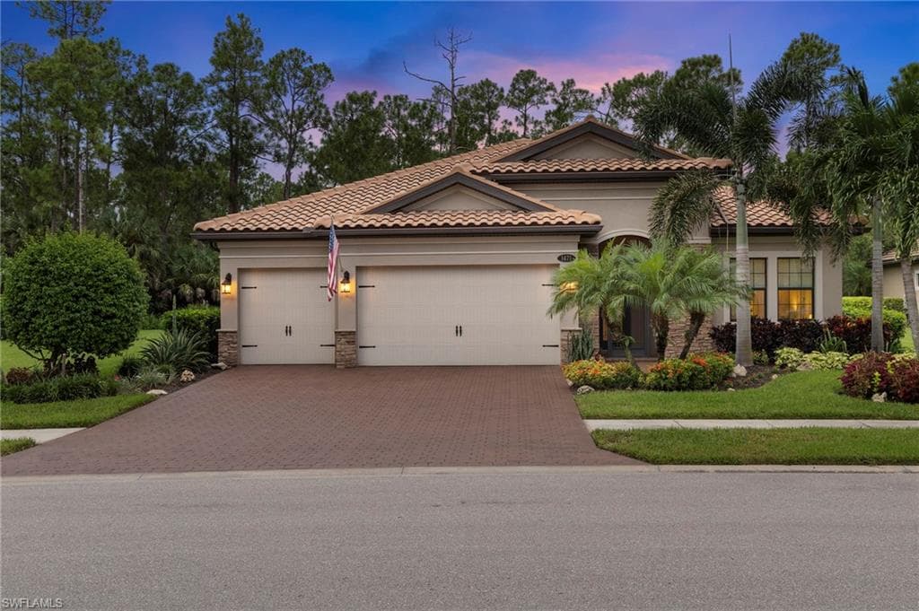 1471 Mockingbird Dr, Naples, FL 34120-2