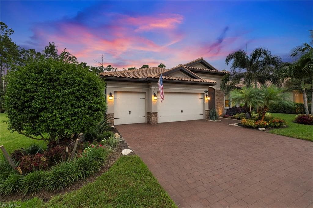 1471 Mockingbird Dr, Naples, FL 34120-4