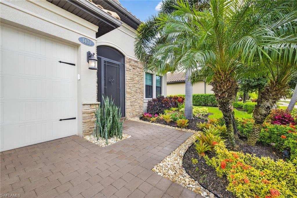 1471 Mockingbird Dr, Naples, FL 34120-6