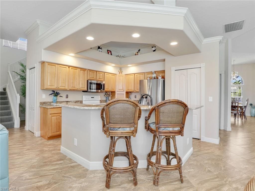 488 Adirondack Ct, Marco Island, FL 34145-11