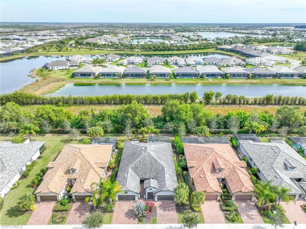 7670 Jacaranda Ln, Naples, FL 34114-36