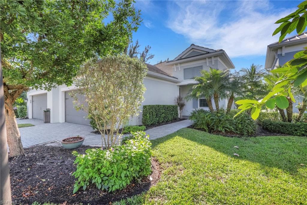 2231 Marquesa Cir, Naples, FL 34112-2