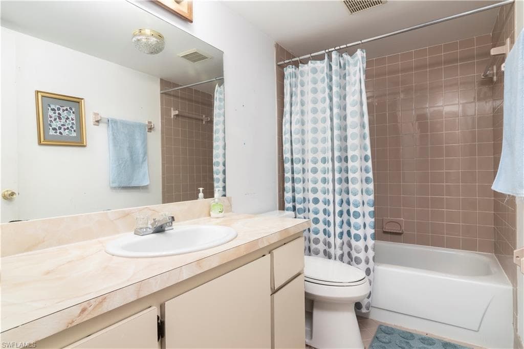 190 Palm Dr 5, Naples, FL 34112-9