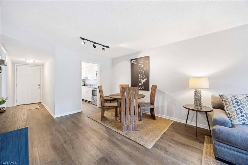72 7th St S 209, Naples, FL 34102-14
