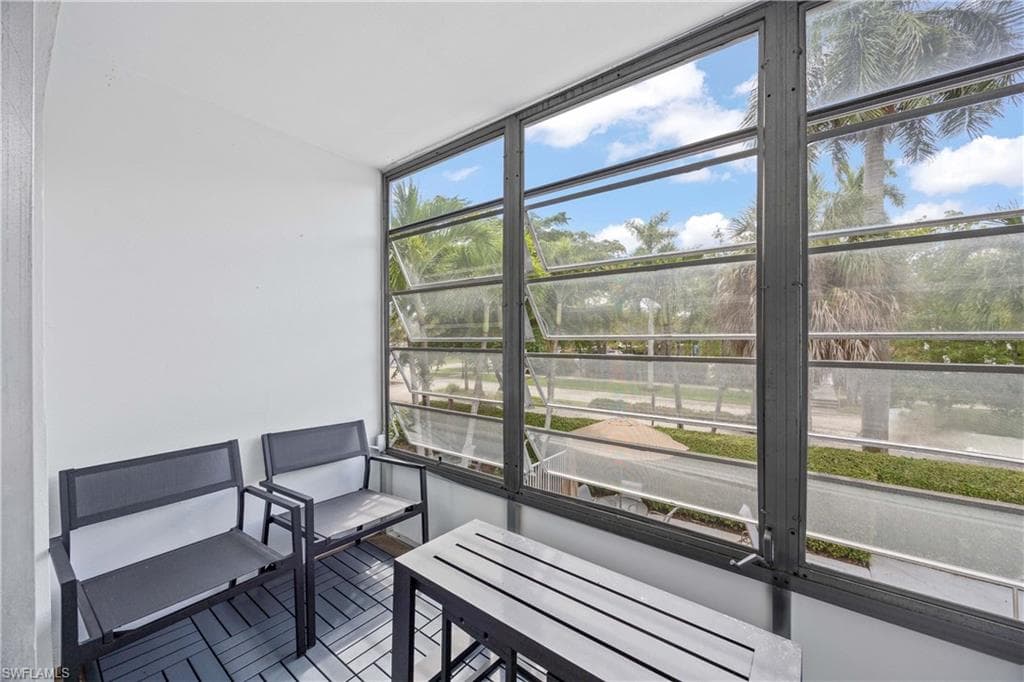72 7th St S 209, Naples, FL 34102-24