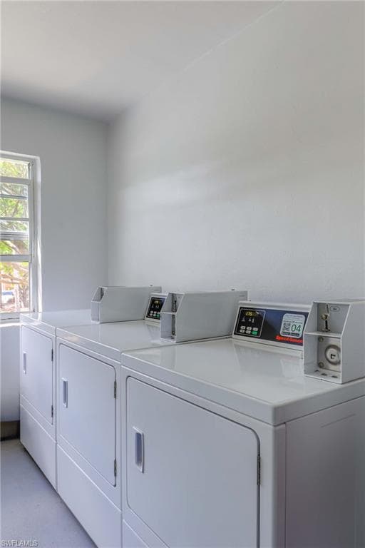 72 7th St S 209, Naples, FL 34102-26