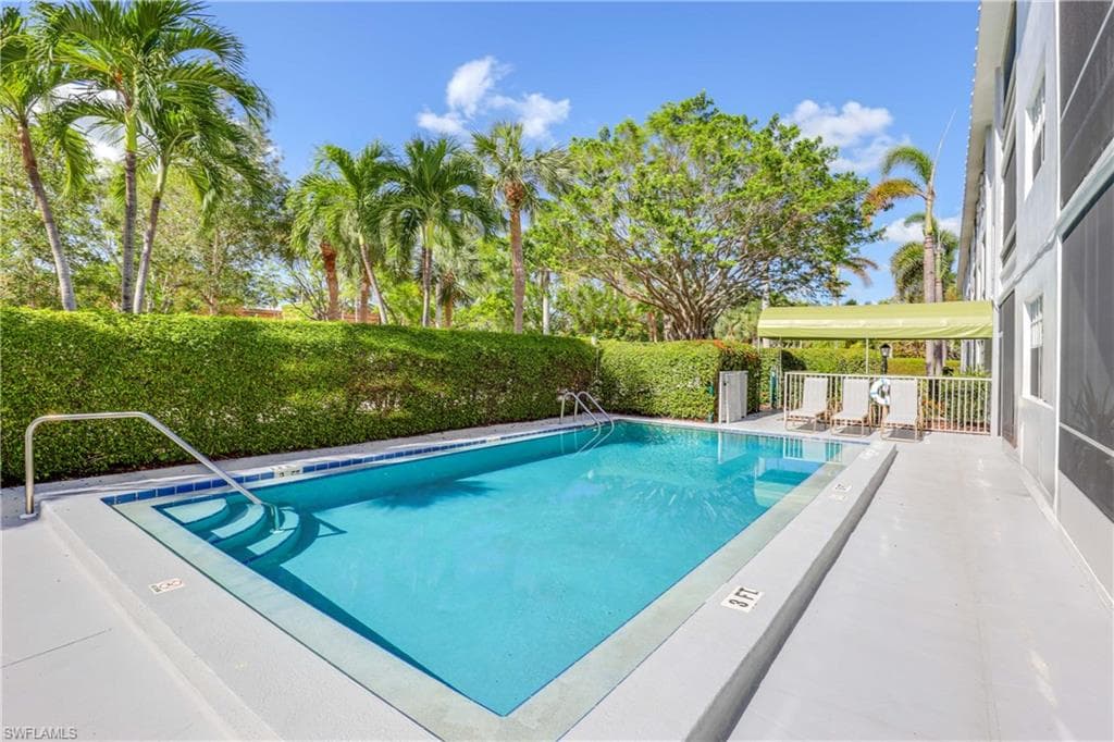 72 7th St S 209, Naples, FL 34102-30