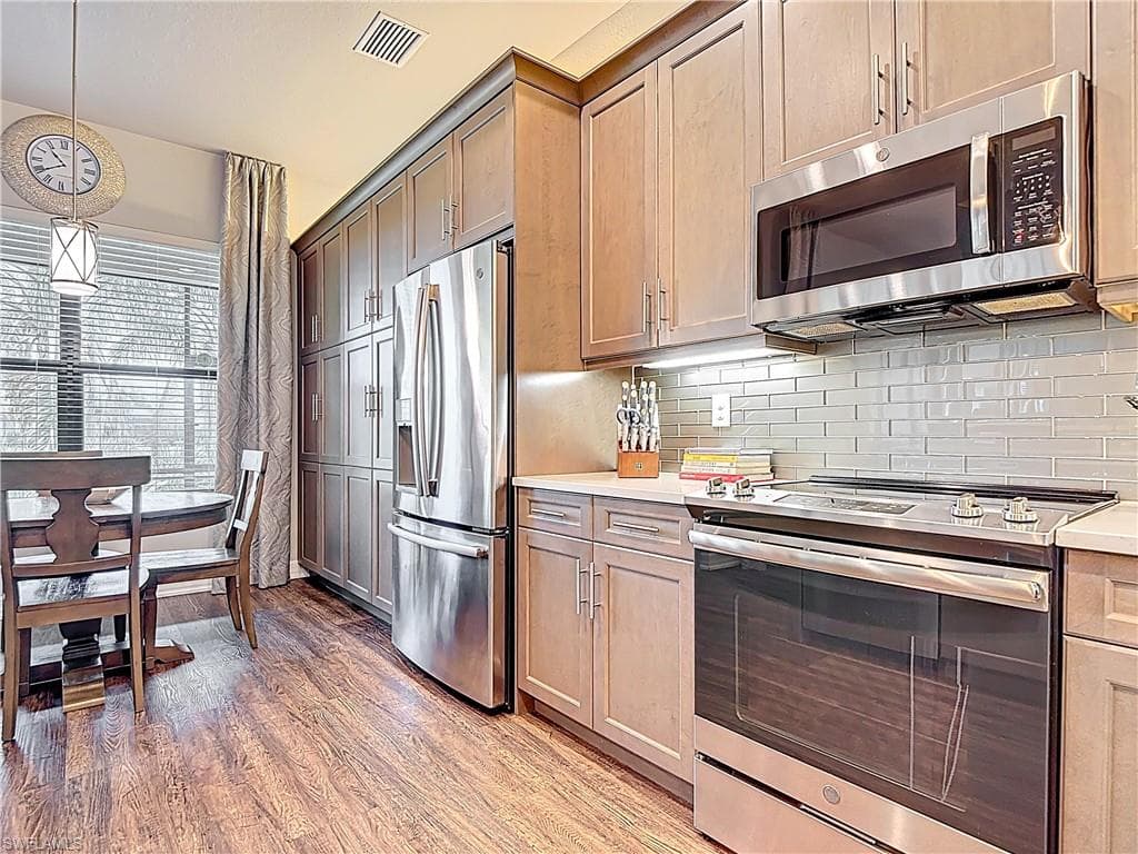 10051 Spicebush Ln, Fort Myers, FL 33913-9