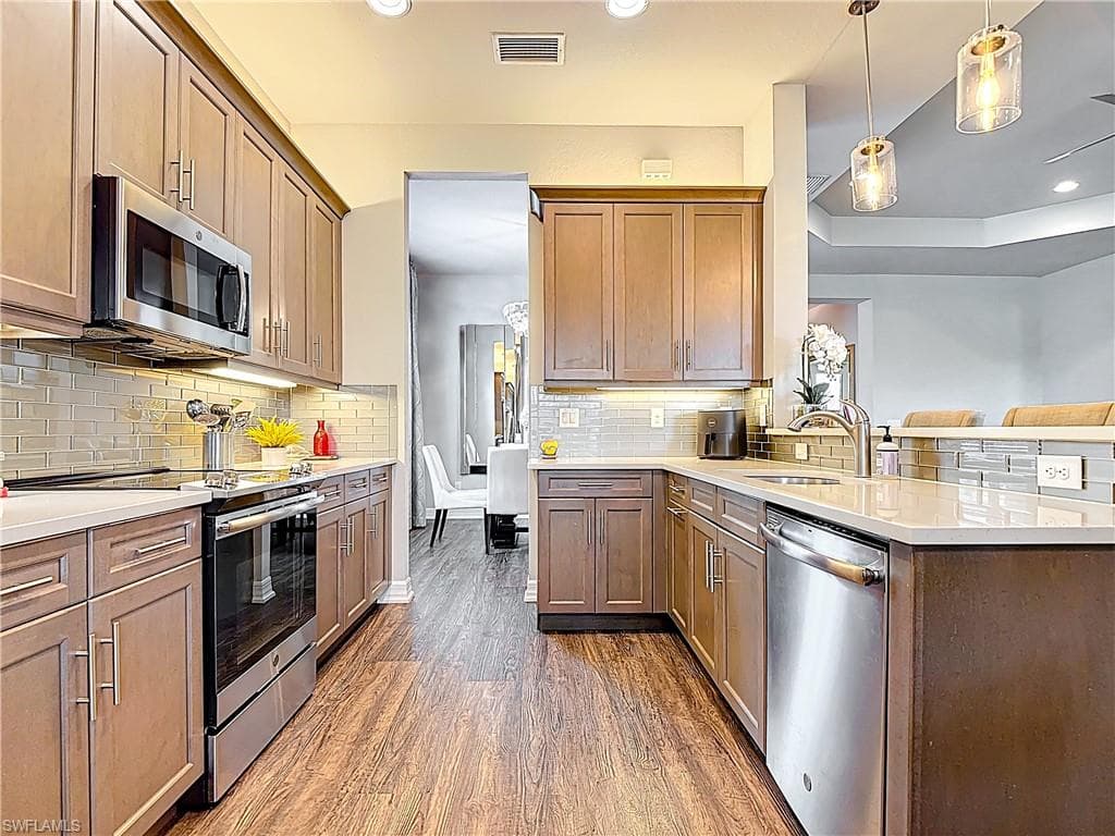 10051 Spicebush Ln, Fort Myers, FL 33913-10