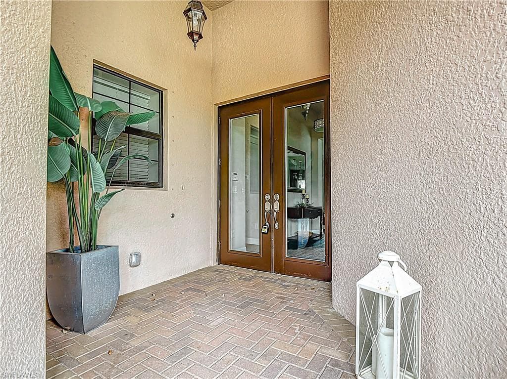 10051 Spicebush Ln, Fort Myers, FL 33913-3