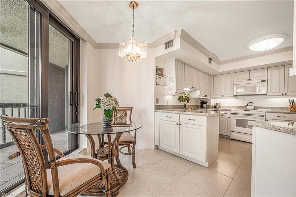 4551 Gulf Shore Blvd N 605, Naples, FL 34103-10