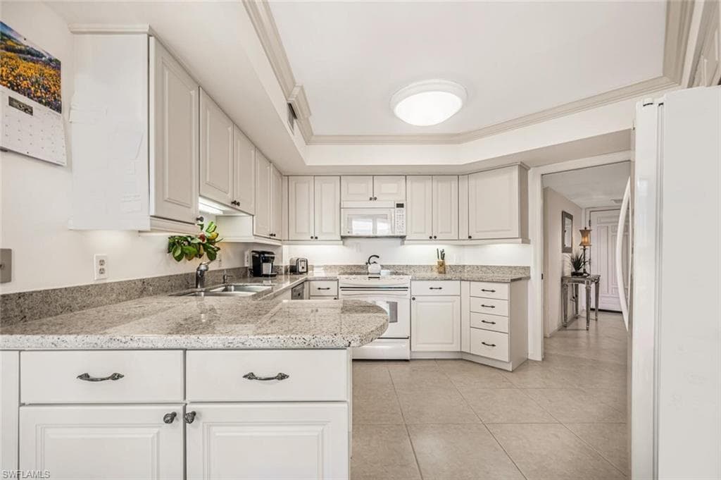 4551 Gulf Shore Blvd N 605, Naples, FL 34103-11