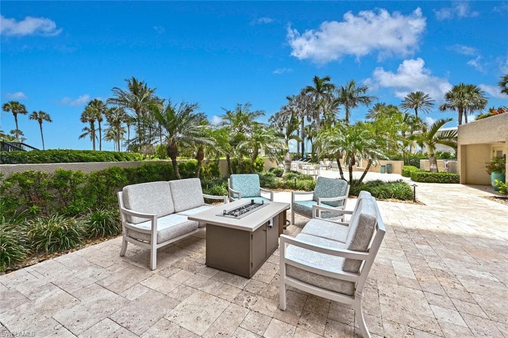 4551 Gulf Shore Blvd N 605, Naples, FL 34103-32