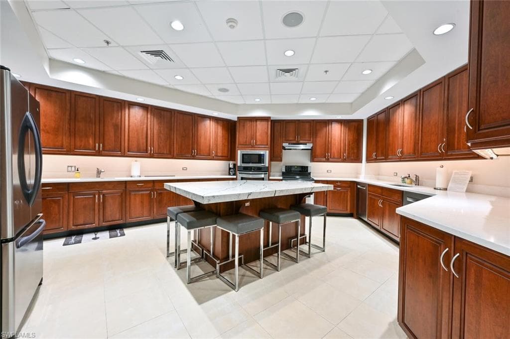 4551 Gulf Shore Blvd N 605, Naples, FL 34103-45