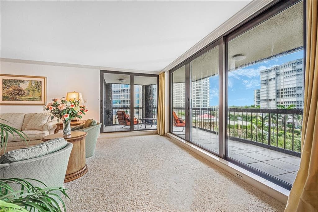 4551 Gulf Shore Blvd N 605, Naples, FL 34103-4