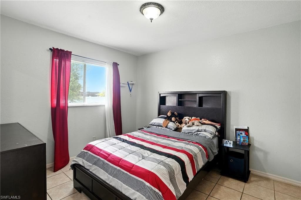 3741 Santa Barbara Blvd, Cape Coral, FL 33914-10